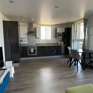  Apartment Morden 2bed2bath Zone2 City/river View United Kingdom